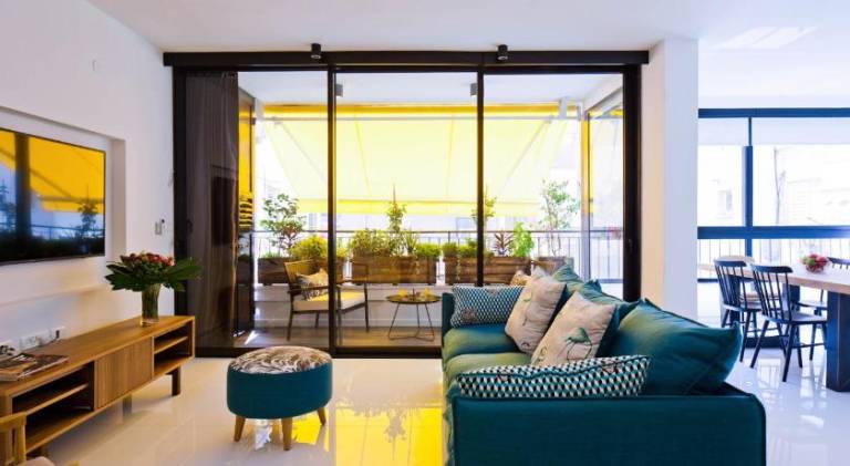 Elegant 2BR with Veranda close to Beach by FeelHome — photo 3