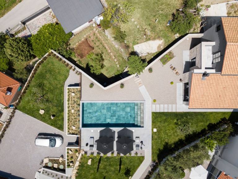 Villa with private pool, terrace & yard — photo 3