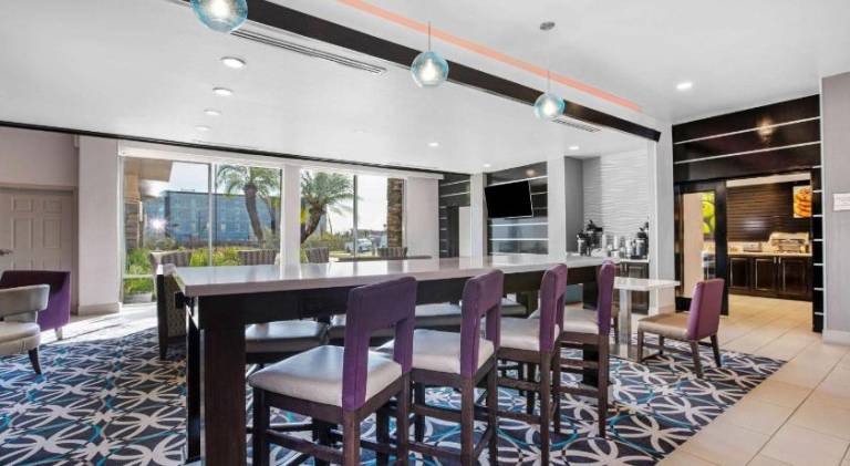 La Quinta Inn & Suites by Wyndham Corpus Christi - Portland — photo 3