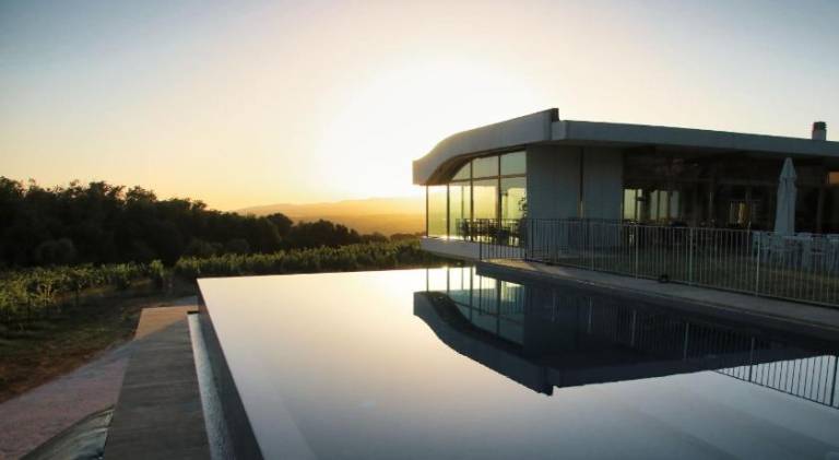 Farm with pool, jacuzzi & yard | Pets are welcome in Latina