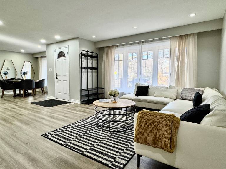 House  Oakville