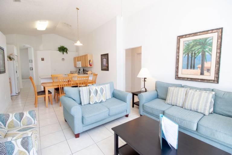 Spacious 4BR home in Kissimmee, perfect for family getaways! — photo 4