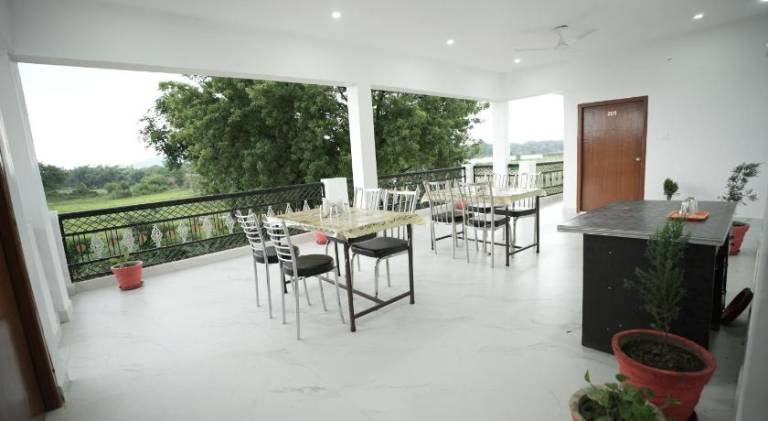 Vacation home with garden, terrace & hot tub — photo 2