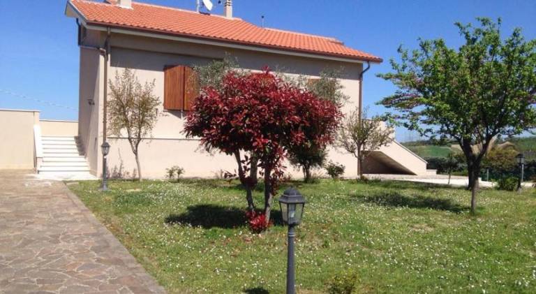 Vacation home with 3 rooms for 6 persons in Urbino
