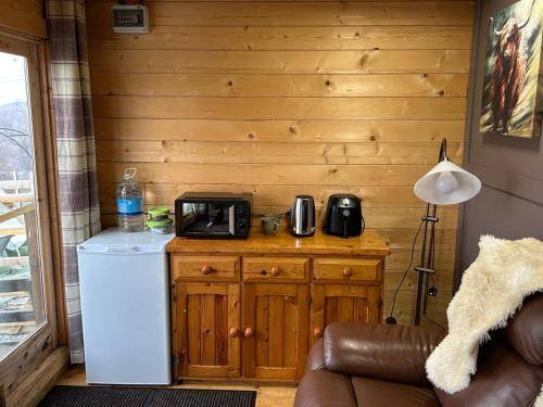 Lodge with jacuzzi & yard | Pets are welcome — photo 3
