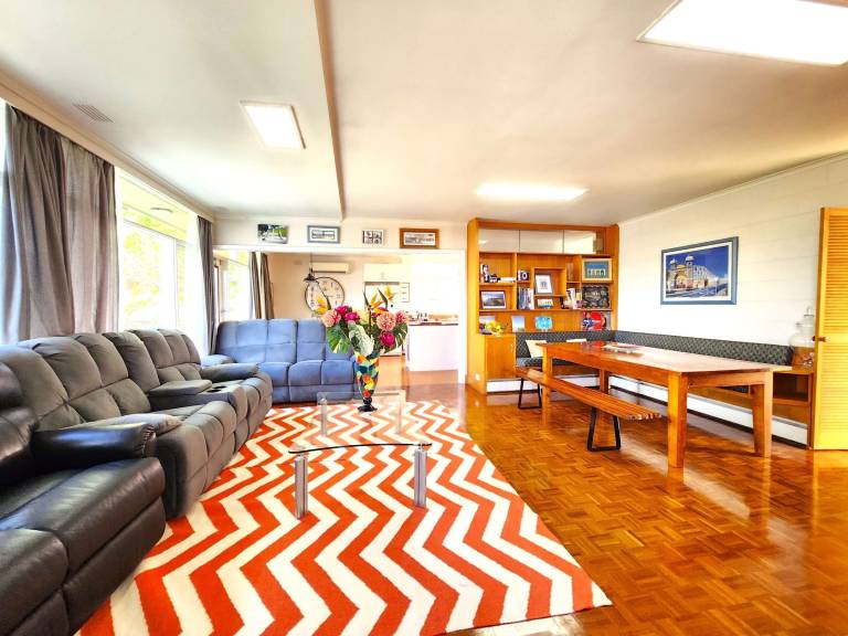 House  Mentone