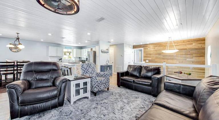 Charming vacation home with pool | Next to the beach | Pet-friendly — photo 3