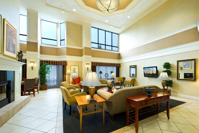 Hampton Inn & Suites Atlanta-Airport North — photo 2