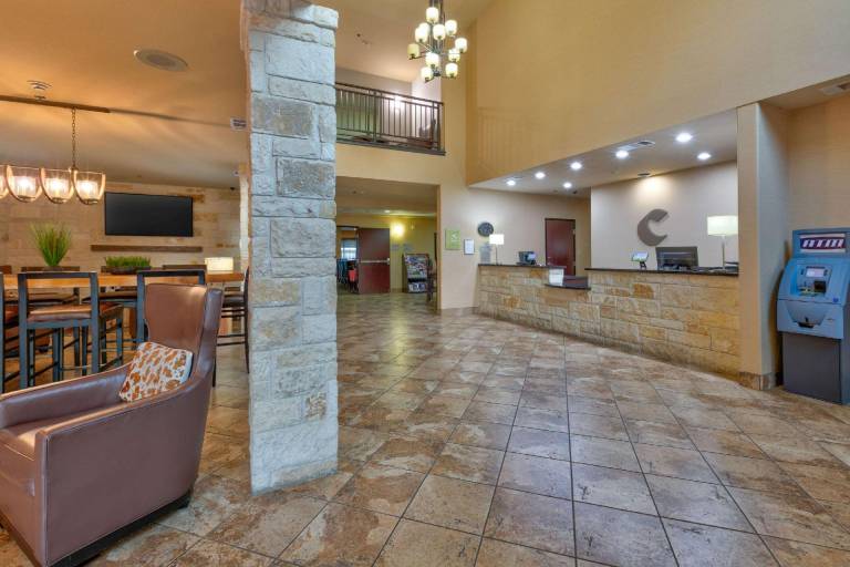 Comfort Suites Arlington - Entertainment District — photo 2