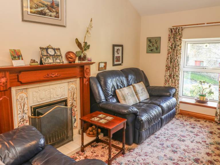 Children-friendly cottage with yard & patio | Pets are welcome — photo 4