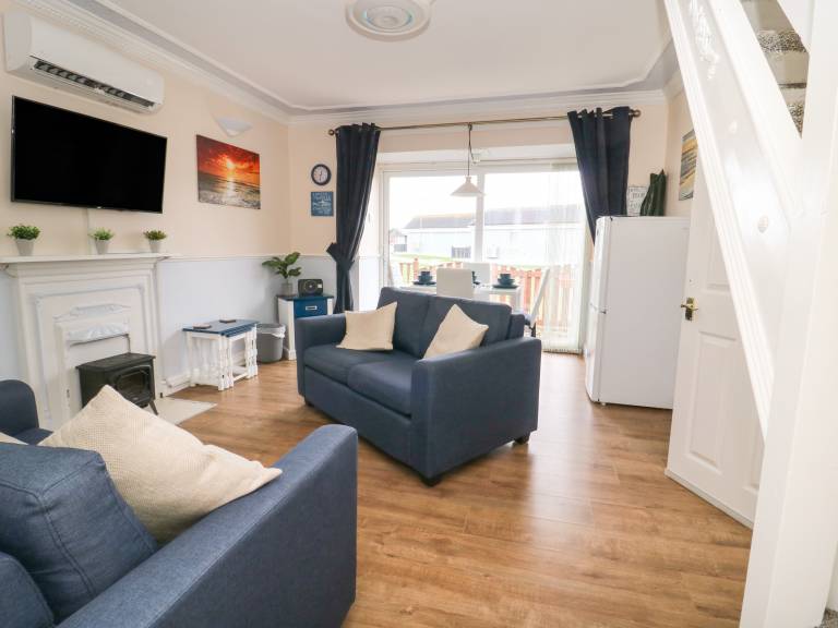 Cottage with garden | Beach view — photo 3
