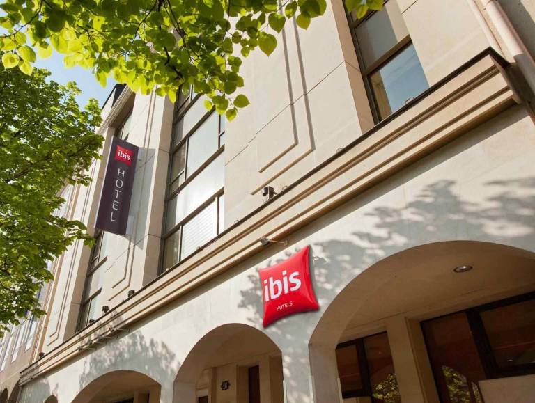 Ibis Rueil-Malmaison Centre in Suresnes