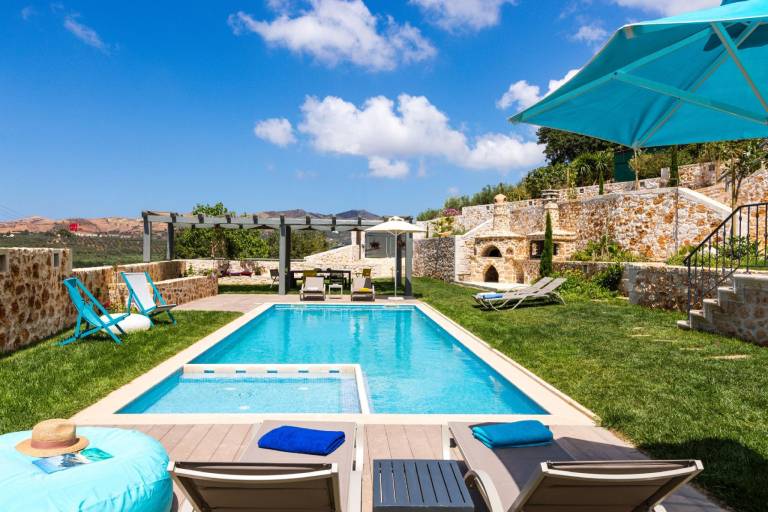 ERONDAS Cretan Country Villas in Mylopotamos