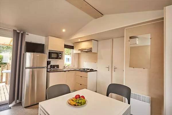 Camping Moulin de Kermaux - Mobile home Classic 3 bdr. 6 pers. Covered Decking — photo 2