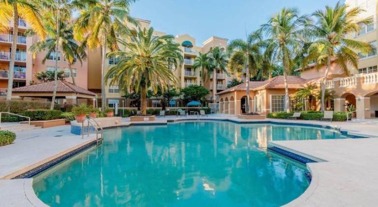 Rental apartment with pool & jacuzzi — photo 3