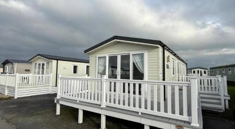 Pleasant house with pool | Pets are welcome in Morecambe
