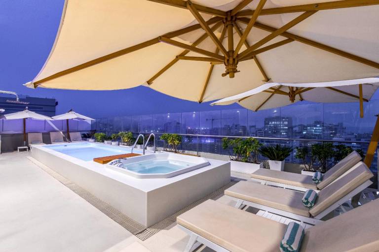 Dazzler by Wyndham Lima San Isidro in Lima