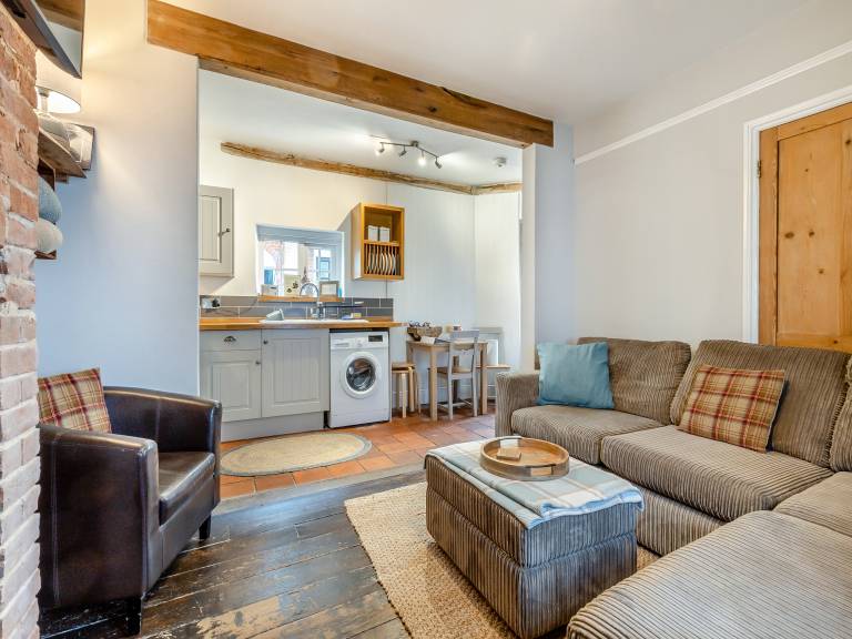 Cottage with terrace | River view — photo 4