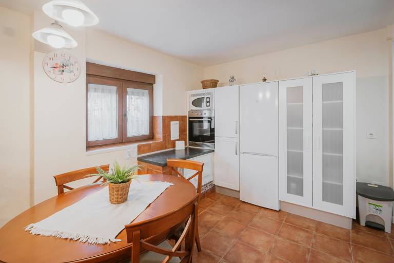 Children-friendly wonderful vacation home with yard, patio & BBQ | Pet-friendly — photo 5