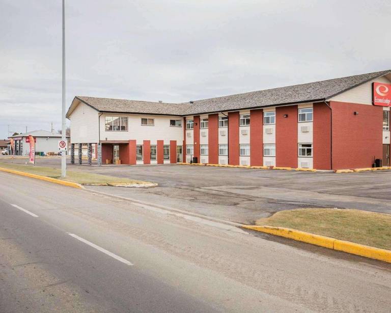 Econo Lodge in Taber, AB
