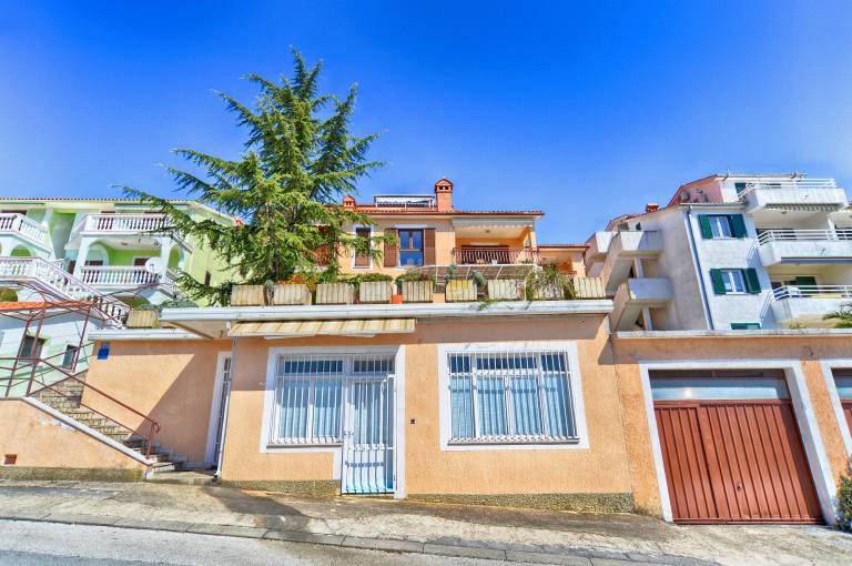 Apartment with BBQ & patio | Sea view — photo 4