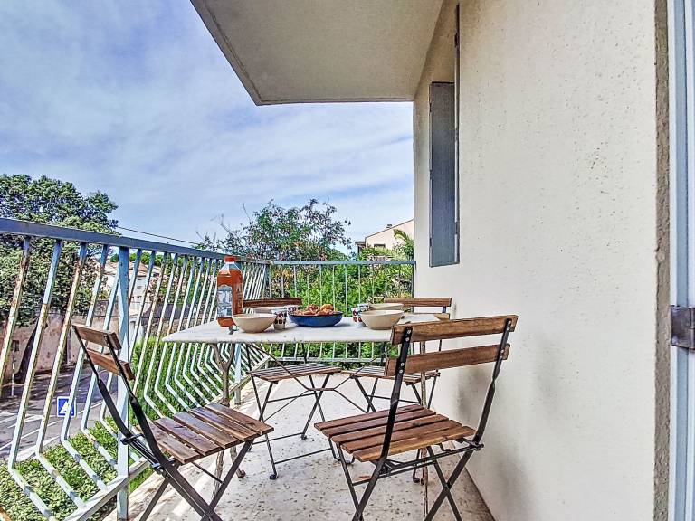 Holiday apartment with patio — photo 2