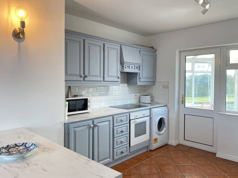 Fully equipped lovely house with yard | Pets are welcome — photo 3