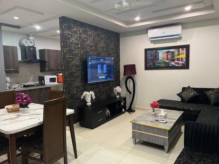 125 m&sup2; Apartment mit Hotelservice