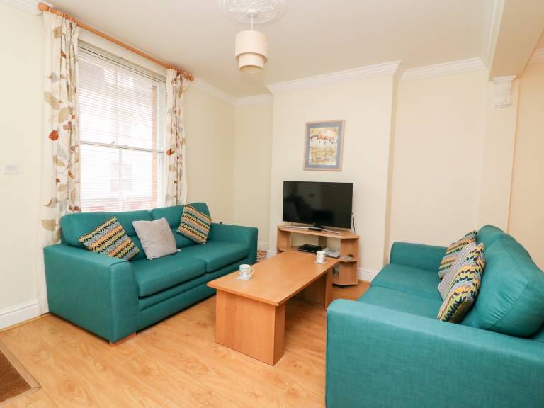 Cottage with garden | Beach view — photo 3