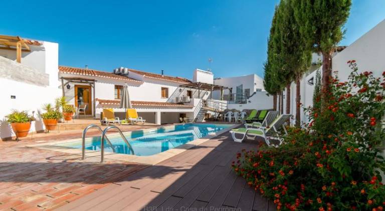 House with patio, barbeque & pool in Beja