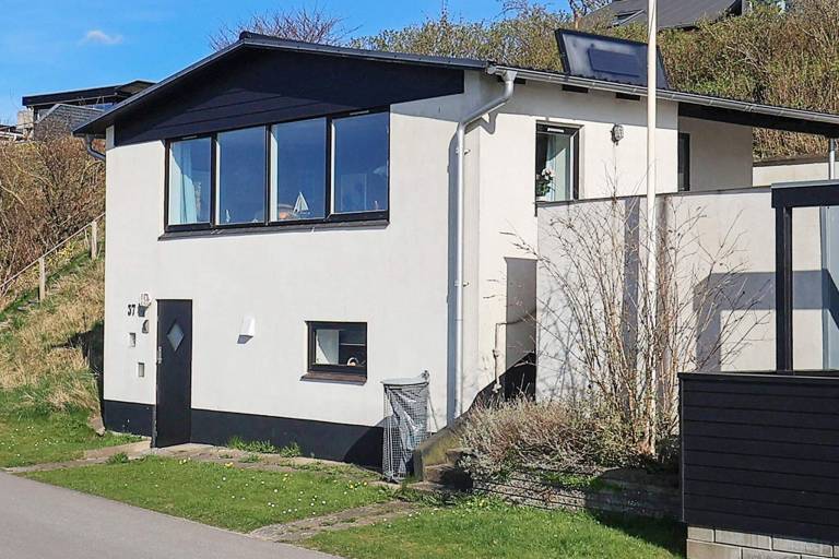 Feriehus  Hvalpsund