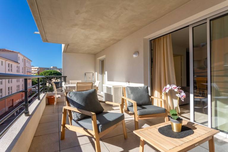 Apartment with terrace | City view — photo 2