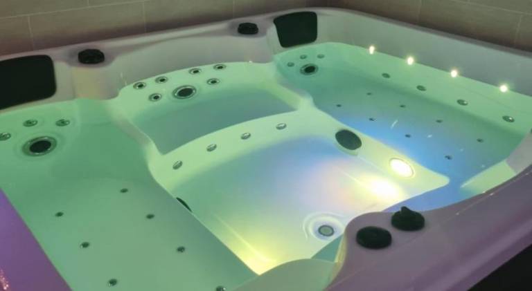 Studio avec jacuzzi, terrasse amenagee et wifi a Westrehem — photo 3