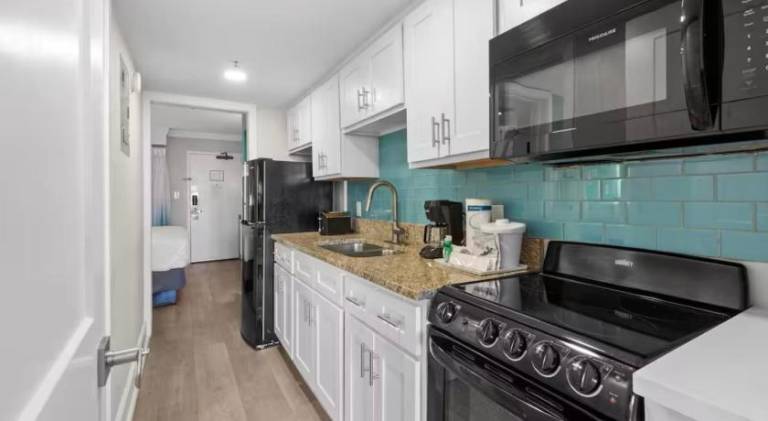 Grande Cayman 1BR Penthouse Patio Oceanfront Views — photo 5