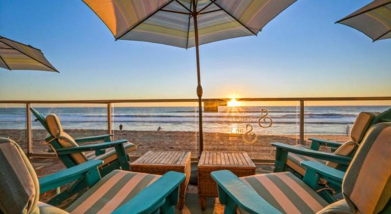 Wonderful serviced apartment with BBQ & patio | Beach nearby | Pets allowed in Carlsbad, CA