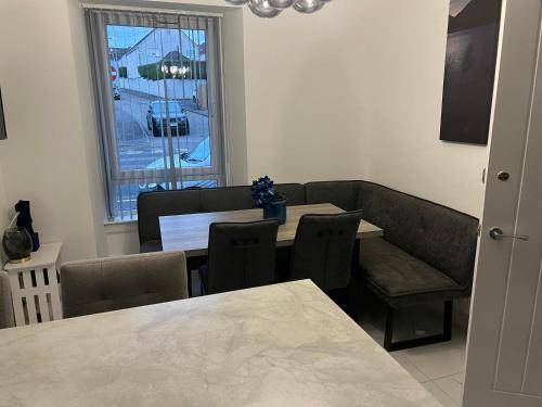 Villa Airdrie