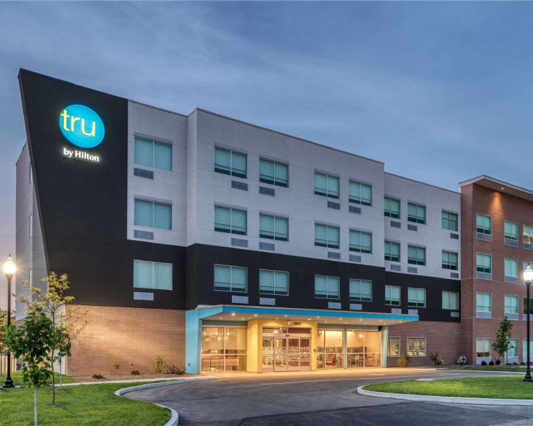 Tru by Hilton Indianapolis Lawrence — photo 2