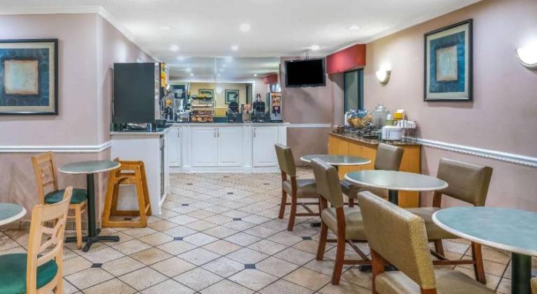 La Quinta Inn & Suites by Wyndham Nashville Franklin — photo 4