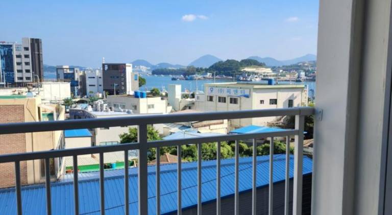 Rental apartment with 2 rooms for 8 persons in Yeosu