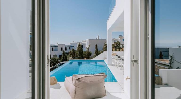 Villa with private pool, yard & barbecue — photo 3