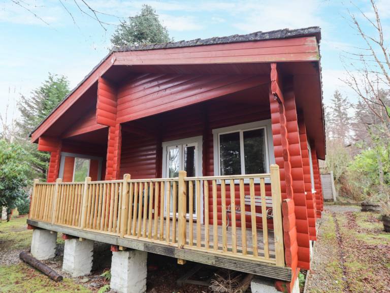 Family-oriented cottage with yard | Dogs allowed — photo 2