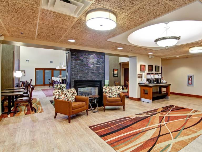 Hampton Inn & Suites Leesburg — photo 3