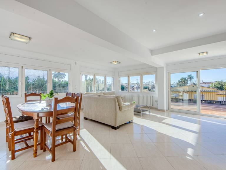 Fully equipped lovely house with yard, patio & private pool | Dogs allowed — photo 3