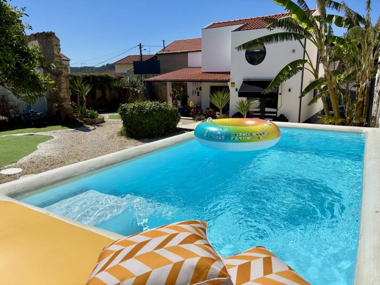 Ferienhaus mit Pool in Matacães, Atlantikküste f&uuml;r max. 5 Personen am Atlantik
