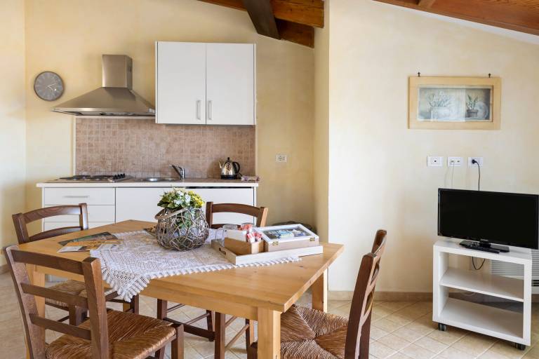 Apartment 'Mandarino Agriturismo La Ferla' with Sea View, Private Terrace and Air Conditioning — photo 4