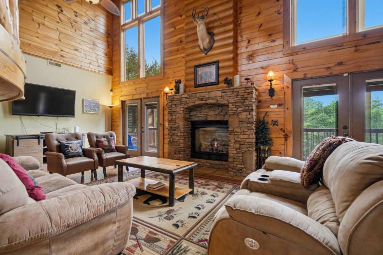 5BR Cabin w Yard Office Hot Tub Firepit — photo 5
