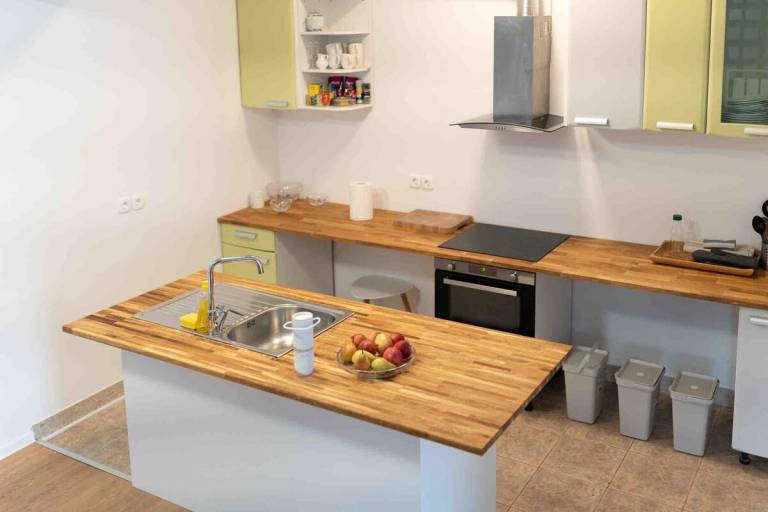 Lovely holiday apartment with patio | Dogs allowed — photo 4