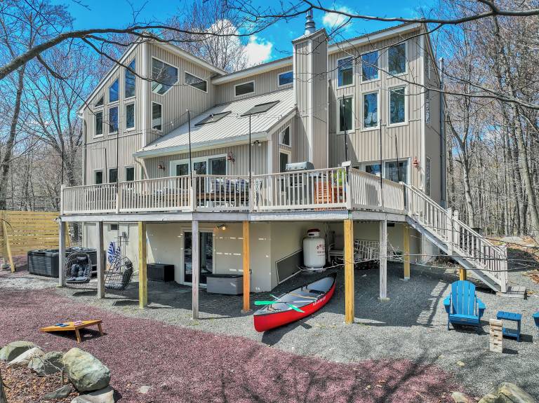 House  Pocono Springs