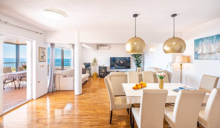 A 8 apt w terrace & sea view, 4 min walk to beach — photo 3