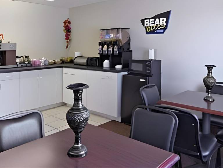 Travelodge by Wyndham Terre Haute — photo 4